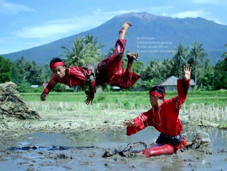 Silek Lanyah di Desa Wisata Kubu Gadang (Foto: Mevi Rosdian)