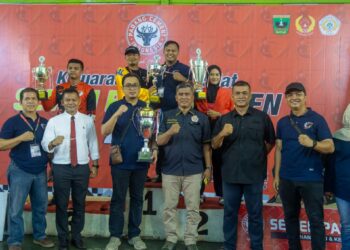 Pesilat Tuan Rumah Raih Juara Umum I Kejuaraan Pencak SIlat Semen Padang Open 2023