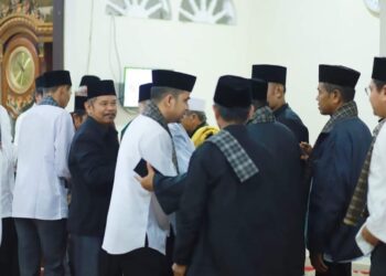 Wakil Wali Kota Solok, Dr. Ramadhani Kirana Putra saat bersilaturahim dengan guru pangguang pidato adat Kota Solok.(Prokomp)