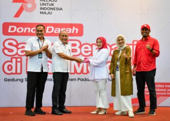 Semen Padang Sumbangkan 347 Kantong Darah ke PM