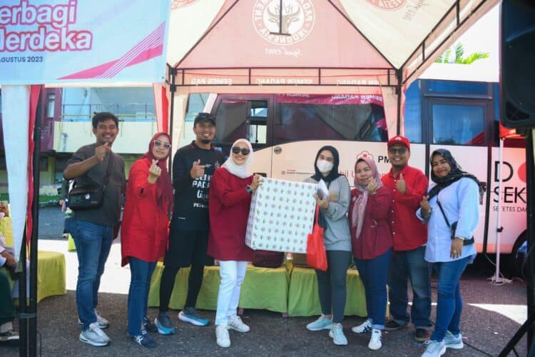 Semen Padang Gelar Donor Darah di GOR H Agus Salim