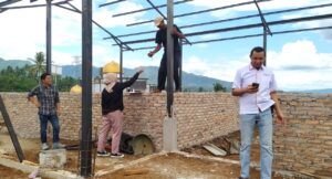 Lazis Muhammadiyah Monitoring Pembangunan Ruang Kelas Bantuan BPKH di ICBS Kabupaten Solok