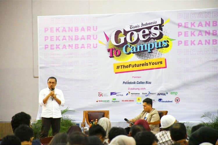 Semen Padang Kampanyekan Green Energy di Politeknik Caltex Riau