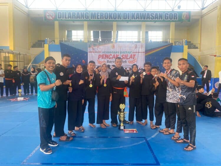 Sakato Semen Padang Binaan FKKSPG Juara Umum Kejurda Pencak Silat Bareh Solok