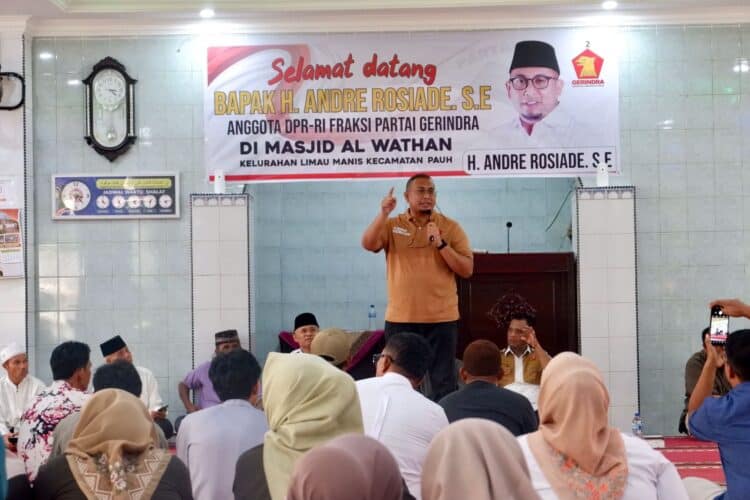 Andre Rosiade Disambut Antusias Ratusan Warga