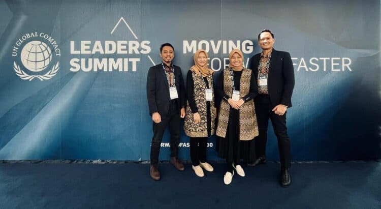 Inovator PLN menjadi juara di ajang International SDG Innovation Leader Summit 2023 di New York, Amerika Serikat, berkat inovasinya dalam program Surya Power Solusi untuk Negeri (SuperSUN).

Dari kiri ke kanan: Mukh. Faris ZR, Siti Aisyah, Devi Oktavianingtyas, dan Deskiniel.