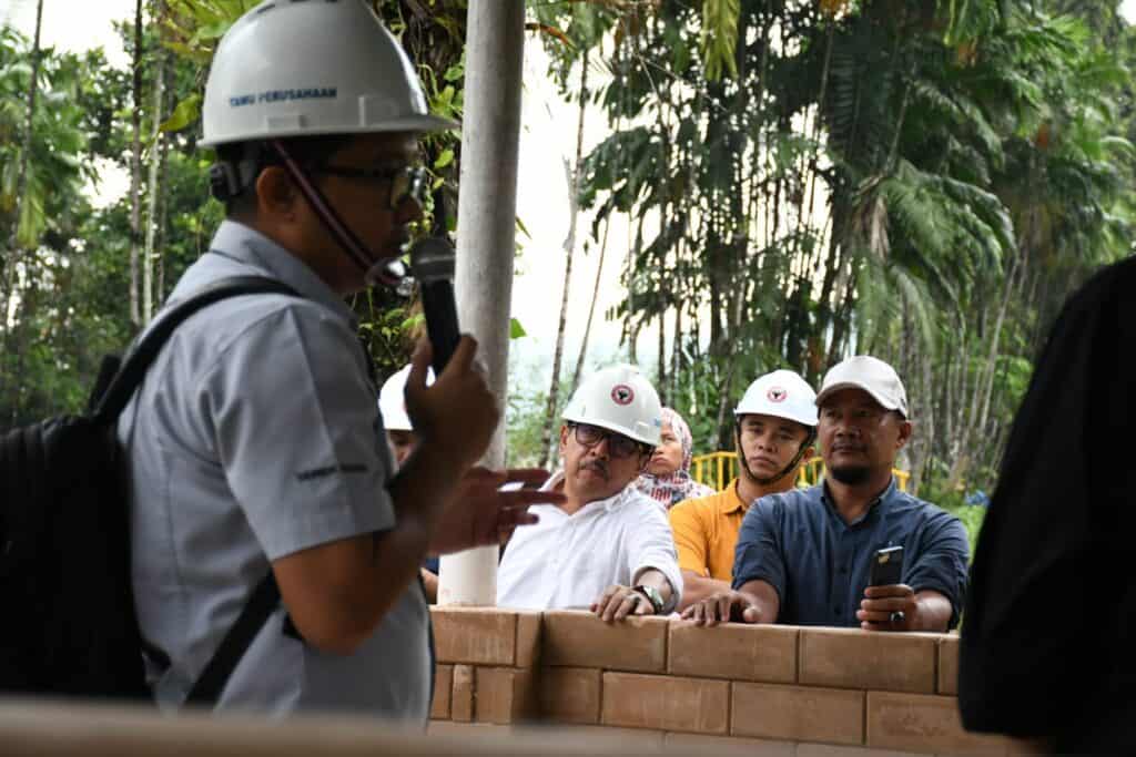 Kunjungan ke Semen Padang, Pimpinan Media Terkesan dengan SEPABLOCK