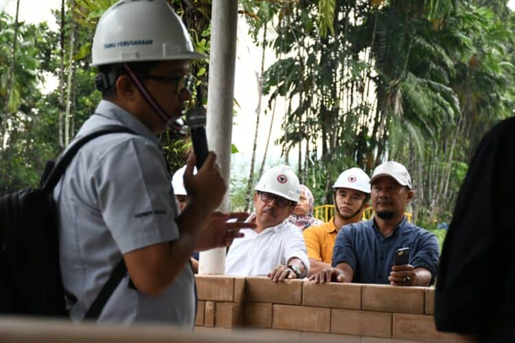 Kunjungan ke Semen Padang, Pimpinan Media Terkesan dengan SEPABLOCK