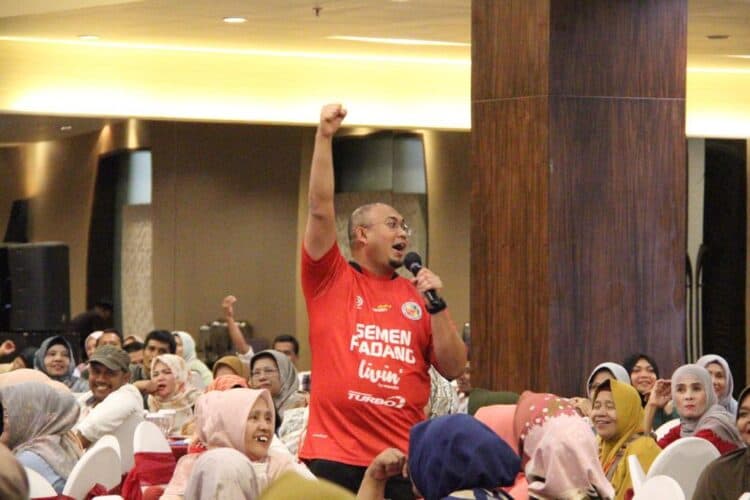 Prabowo Beri Rp 1 Miliar Jika Semen Padang FC Promosi ke Liga 1