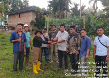 Masyarakat Nagari Padang Alai Antusias Tanami 80.000 Bibit Kaliandra Merah