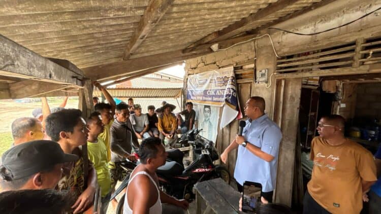 Andre Rosiade Penuhi Janji Pasang Listrik di Kampung Nelayan Surantiah, Pessel