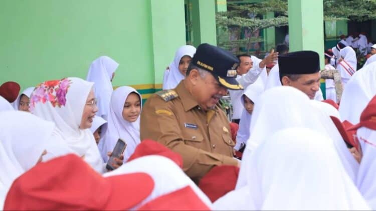 Wako Solok bersama pelajar MIN Kota Solok