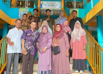 Tim Penilai CSAP dari DLH Sumbar verifikasi 2 sekolah dasar usulan DLH Kota Solok.(Ist)