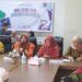 Kepala BPJS Kesehatan Cabang Solok, Neri Eka Putri bersama Dirut RSUD Mohammad Natsir dan RSIA Permata Bunda saat memberikan keterangan pada wartawan.(Klikpositif)