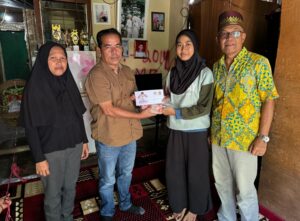 Andre Rosiade Beri Beasiswa Anak Kurang Mampu di Bungus Padang yang Diterima Kuliah di ITB