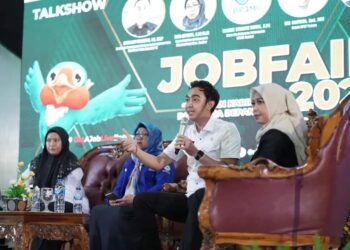 Job fair yang dilakukan pemerintah Kota Solok bersama Kemenakertrans untuk menekan angka pengangguran.(Ist)