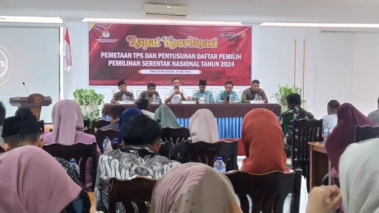 Rapat koordinasi KPU Kabupaten Solok terkait pemetaan TPS dan penyusunan daftar pemilih untuk pemilihan serentak nasional 2024.(Klikpositif)
