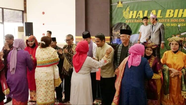 Halalbihalal KBKS Jakarta Raya dengan Wakil Wali Kota Solok, Dr. Ramadhani Kirana Putra dan unsur lainnya.(Prokomp)