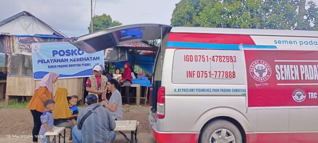 Semen Padang Dirikan Dapur Umum dan Bantu Pencarian Korban Banjir Bandang Lahar Dingin Hingga ke Padang Pariaman