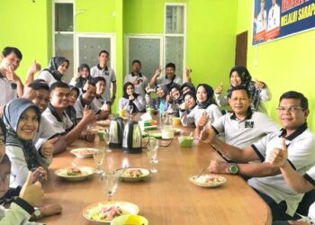 Gerakan Kembali ke Meja Makan di Dinas Lingkungan Hidup Kota Solok.(Ist)