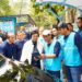 Menteri Lingkungan Hidup dan Kehutanan Siti Nurbaya (depan, ketiga dari kanan) dan General Manager PLN UID Jakarta Raya Lasiran (depan, kedua dari kanan) melakukan demo fitur electric vehicle di aplikasi PLN Mobile.