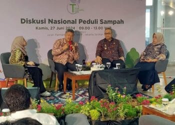 Wali Kota Solok, H. Zul Elfian Umar berbagi pengalaman dalam diskusi Peduli Sampah Nasional tahun 2024 di Gedung Tempo.(Ist)