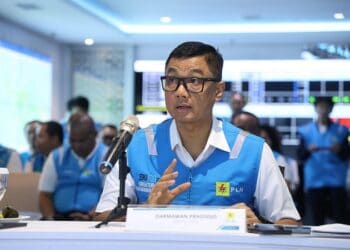 Direktur Utama PLN Darmawan Prasodjo mengungkapkan, capaian ini adalah buah dari transformasi bisnis berbasis digital secara end to end mulai dari pembangkit, transmisi, distribusi, sistem keuangan, sistem pengadaan dan pembayaran, hingga sistem layanan pelanggan.