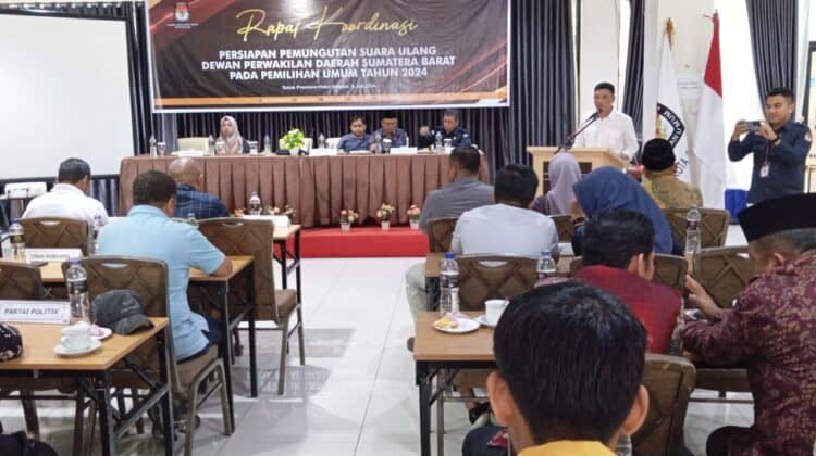 Rapat koordinasi KPU Kota Solok bersama pihak terkait untuk persiapan PSU pemilu DPD Sumbar yang digelar 13 Juli 2024 nanti.(Ist)