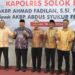 Salam kompak, Wako Zul Elfian bersama AKBP Ahmad Fadilan dan AKBP Abdus Syukur Felani serta Forkompinda saat pisah sambut Kapolres Solok Kota.(Ist)