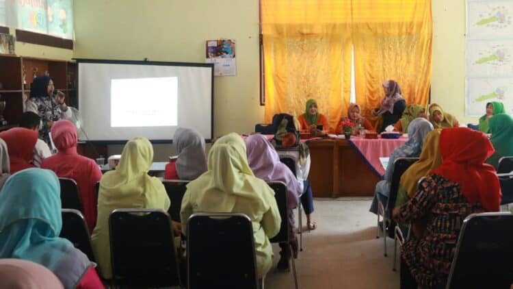 Sosialisasi pencegahan kanker dan tumor dalam pertemuan bulanan GOW Kota Solok.(Ist)