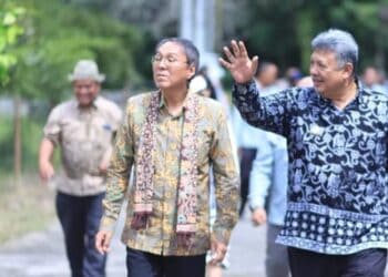 Konjen Jepang, Mr. Takonai Susumu meninjau kondisi IPAL Kalumpang bersama Wako Zul Elfian Umar.(Prokomp)