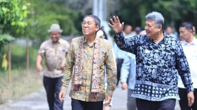 Konjen Jepang, Mr. Takonai Susumu meninjau kondisi IPAL Kalumpang bersama Wako Zul Elfian Umar.(Prokomp)