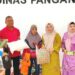 Penyerahan bantuan bahan pangan untuk keluarga rawan pangan di Dinas Pangan Kota Solok.(Ist)