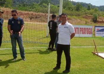 Asprov PSSI Sumbar bersama Dispora dan Askot PSSI Kota Solok meninjau kesiapan gelaran FE Cup 2024.(Ist)