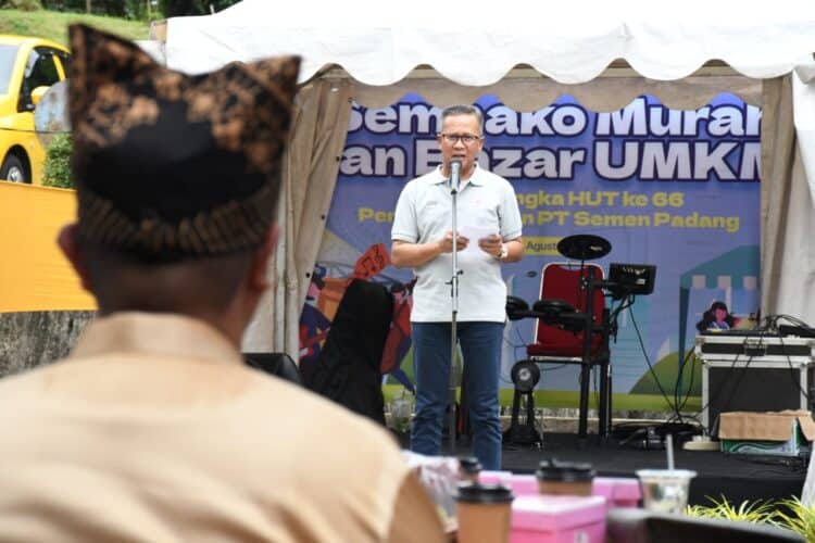 Gelar Bazar UMKM, PT Semen Padang Salurkan 750 Paket Sembako Murah