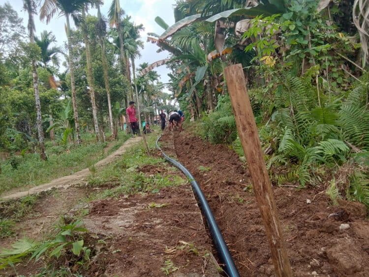 Peduli Air Bersih, UPZ Semen Padang Bangun Intake untuk Masyarakat Pedalaman Mentawai