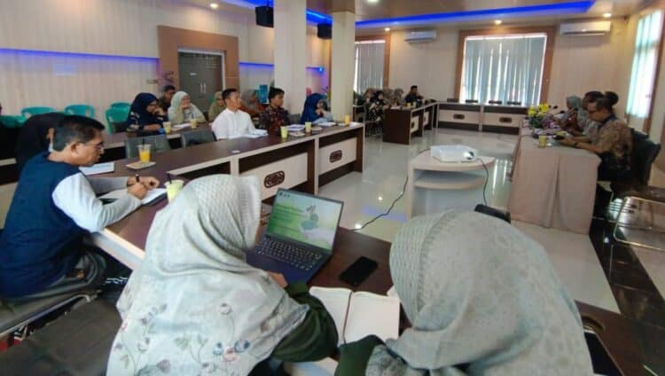 DLH Kota Solok melakukan sosialisasi CSAK 2024 kepada seluruh  kepala sekolah.(Ist)