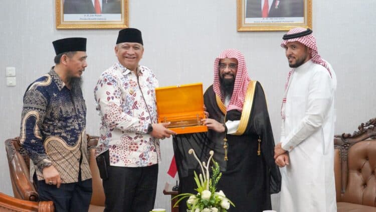 Pertemuan Pemko Padang dengan atase agama Kedutaan Besar Arab Saudi untuk Indonesia