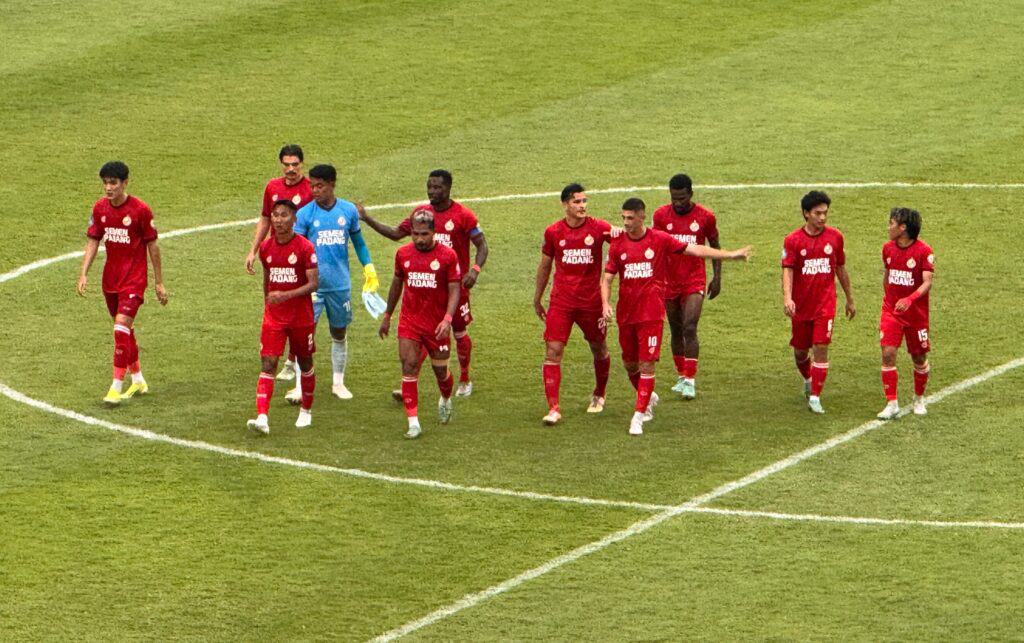 Skuad Semen Padang FC usai laga melawan Persis Solo