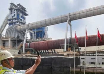 Dirut Semen Padang, Indrieffouny membuat video kiln Nanfang Cement