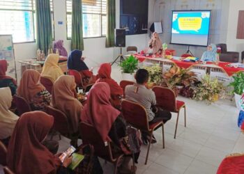 Tim penilai melakukan verifikasi lapangan di sekolah calon adiwiyata provinsi.(Ist)