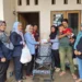 Andre Rosiade Bantu Kursi Roda Anak Penjual Roti yang Idap Cerebral Palsy di Padang