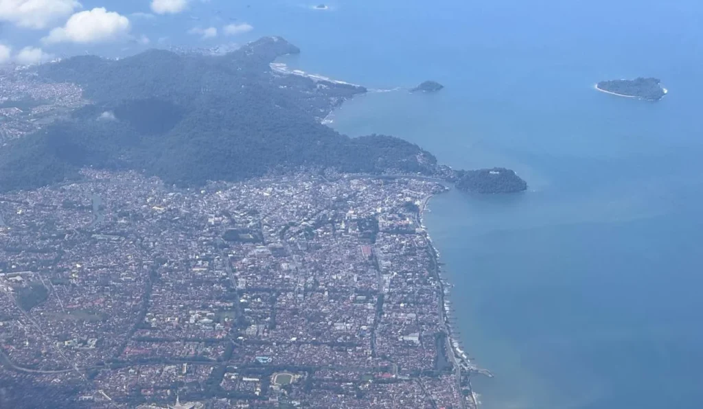 Pemandangan Kota Padang dari ketinggian