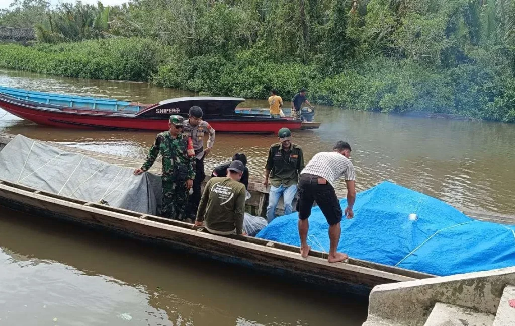 Pengiriman logistik Pilkada ke Mentawai