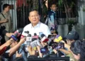 Presiden terpilih, Prabowo Subianto saat memberikan keterangan pada wartawan