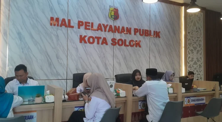 Layanan Disdukcapil dan lainnya di Mall Pelayanan Publik Kota Solok.(Ist)