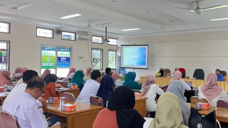 Evaluasi Jejaring, Skrining Layak Hamil, Antenatal Care (ANC), dan Stunting di Aula dr. H. Umar Ismail Rivai Kota Solok.(Ist)