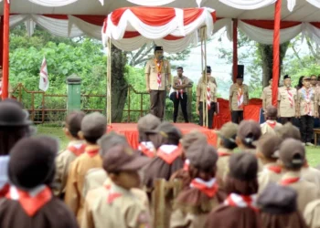 Wakil Wali Kota Solok sekaligus Ketua Kwarcab Pramuka Kota Solok, Ramadhani Kirana Putra memimpin apel peringatan HUT ke-63 Pramuka di Taman Pramuka Ampang Kualo.(Ist)