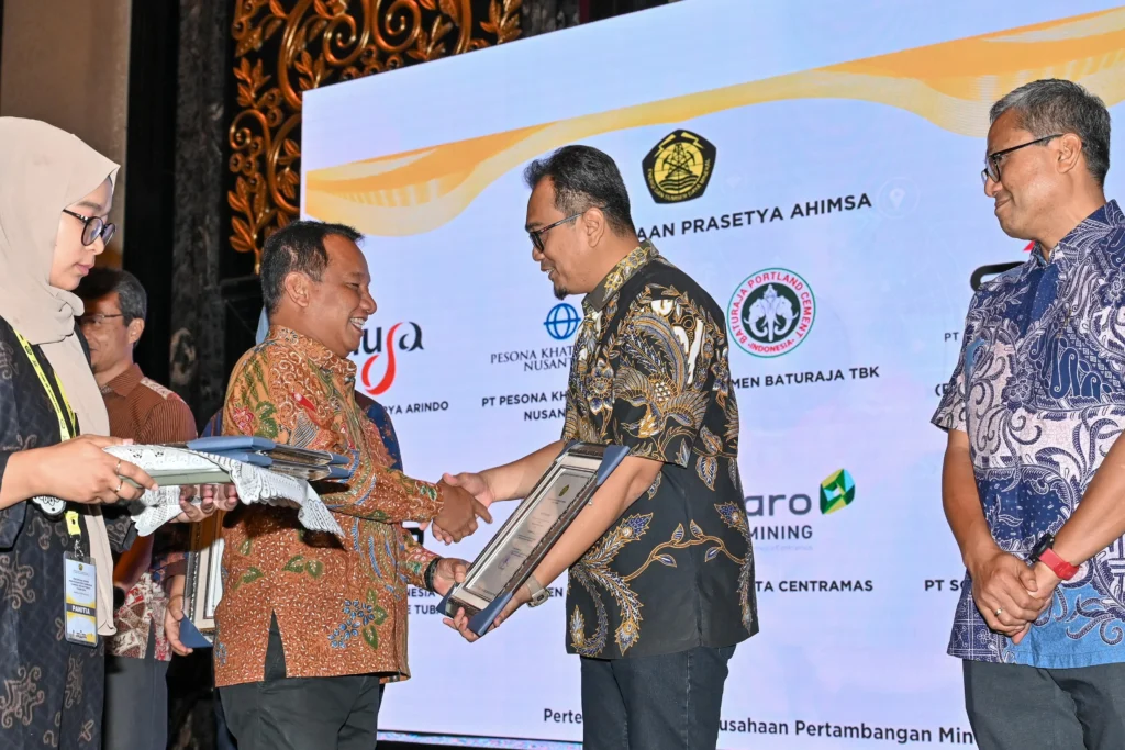 Kelola Keselamatan Pertambangan Terbaik, PT Semen Padang Raih PRASETYA AHIMSA dari Kementerian ESDM