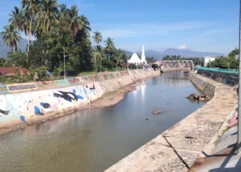 Aliran Batang Lembang Kota Solok terlihat bersih dari sampah.(Ist)